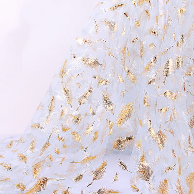 Golden Gilt Feather ตกแต่งตาข่ายโพลีเอสเตอร์ผ้าลูกไม้นุ่มสำหรับเบาะเบาะ160ซม. กว้างขายโดยเมตร
