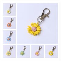 Simple spin keychain chrysanthemum buckle rope keychain hook mobile phone with charm keychain bag accessories keychain Key Chains