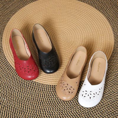 Round toe soft sole casual hollowed out ethnic style moms shoes 2023 womens autumn new shallow cut one foot pedal shoes