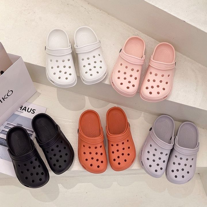 รองเท้าหัวโตสีขาวล้วน-รองเท้า-crocs-ไม่มีลาย-พื้นนิ่ม-มีตัวติดรองเท้าขายแยก