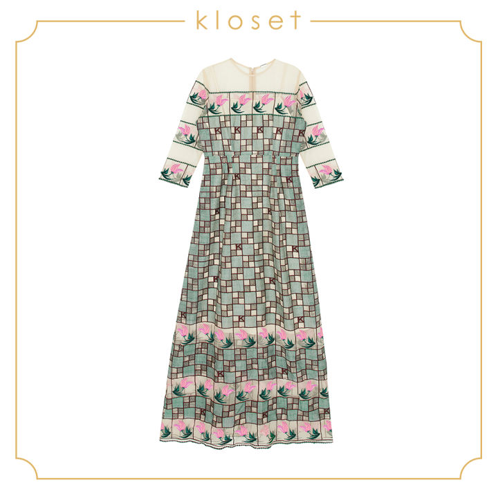 kloset-embroidered-long-dress-aw18-d018-เสื้อผ้าแฟชั่น-เสื้อผ้าผู้หญิง-เดรสแฟชั่น-เดรสผ้าปัก-เดรสยาว