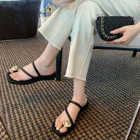 Jdxx Jdxx หัวเข็มขัดสีทองนิ้วเท้าแบบฝรั่งเศสมีสายรัดนิ้วเท้าที่ลาดเอียงสำหรับผู้หญิงใน2023ฤดูร้อนรองเท้าแตะแบนด้านล่างโรมสำหรับผู้หญิงเพื่อสวมใส่ภายนอก
