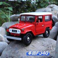 โมเดลรถโลหะผสมเหล็กหล่อสำหรับเด็ก1/24 JEEP SUV FJ40รถโตโยต้า