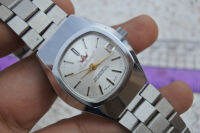 นาฬิกา Vintage มือสองญี่ปุ่น SIMLAREL SWISS MOVE ระบบ ไขลาน ผู้ชาย ทรงสี่เหลี่ยม กรอบเงิน หน้าขาว หน้าปัด 38มม. สายสแตนเลสแท้ ใช้งานได้ปกติ สภาพดี ของแท้ ไม่กันน้ำ