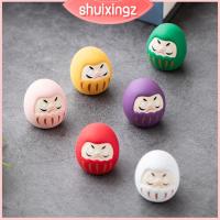 SHUIXINGZ เครื่องรางนำโชค งานฝีมือตุ๊กตาดารุมะ เซรามิคแบบญี่ปุ่น การ์ตูนลายการ์ตูน แมวนำโชค ของใหม่ ตกแต่งบ้านภูมิทัศน์ เครื่องประดับฟอร์จูนเครื่องประดับ ของขวัญสำหรับเด็ก