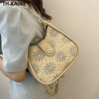 Korea is a bag the summer of 2023 new popular hot style ms inclined shoulder one alar bucket