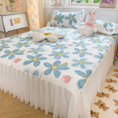 【Ready】🌈 Thickened Korean version three-layer quilted bed skirt single piece bed sheet Simmons mattress protector non-slip princess style four seasons