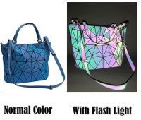 กระเป๋าเรืองแสง-เปลี่ยนสี นง แท้ USA Harlermoon Geometric Handbag Luminous Women Tote Bag Flash Reflactive Shoulder bag ***สงวนสิทธิไม่คืนเงิน-เปลี่ยนทุกกรณี  All Sales Final! No Returns