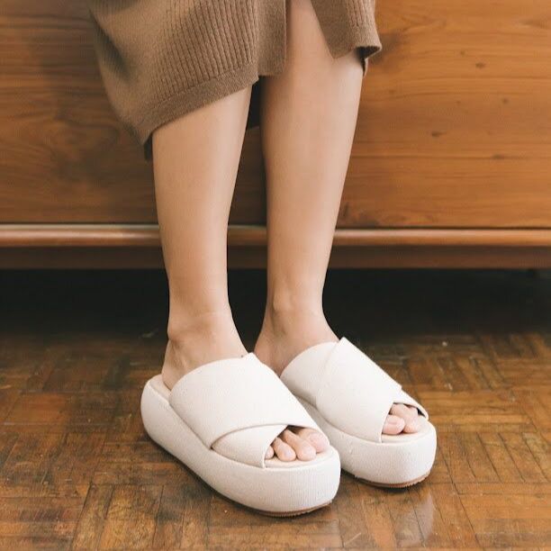 saturday-base-tokyo-canvas-รองเท้าเสริมส้น-ใส่สบาย-เดินนานไม่ปวดเท้า-รองเท้าเสริมส้นผู้หญิง-รองเท้าแตะเสริมส้น-รองเท้าแตะเสริมส้นผู้หญิง-รองเท้าเสริมส้นเกาหลี-รองเท้าแฟชั่นเสริมส้น-รองเท้าเเตะเสริมส้น