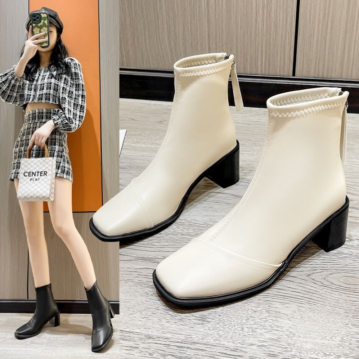 Sapatos Femininos de Luxo: Salto, Botas, Sneakers