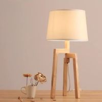 Triple legs table lamp โคมไฟตั้งโต๊ะไม้ Triple