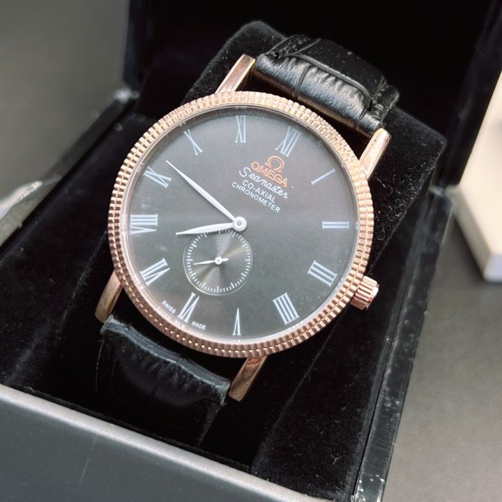 watchhiend-นาฬิกาข้อมือผู้หญิง-โอเมก้า-ยี่ห้อหรู-สวยหรู-หน้าปัดขนาด-45mm-มีวันที่-สายหนัง-พร้อมกล่องหนังแบรนด์แถมฟรี