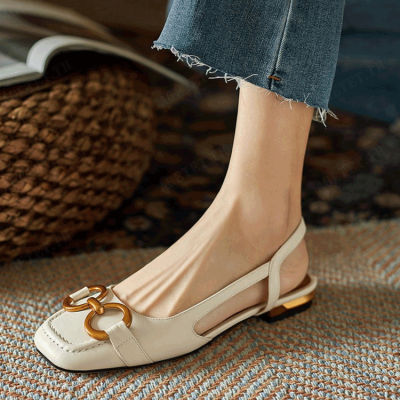 agetet รองเท้าแตะสวยงามที่มีสีอ่อนๆ และสไตล์ฝรั่งเศส มีส้นหนาและรูปทรงที่น่าตื่นเต้น