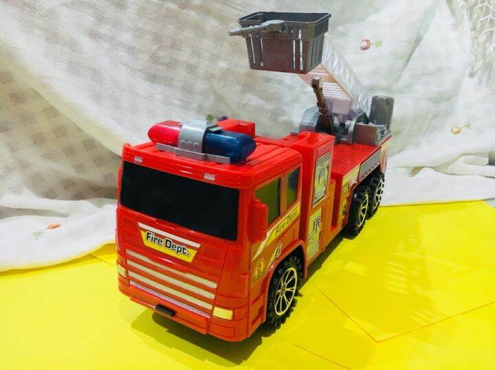 โมเดลรถดับเพลิง-มีลานในตัวไม่ต้องใส่ถ่าน-super-truck-toys