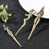 【VV】 Keychain Pick Ear Gadgets for Men Keychains Car Mirror Chain Pendant Goddess