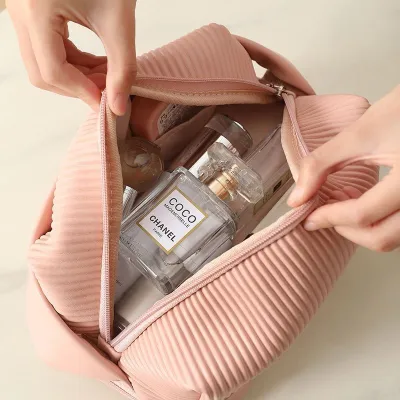 High-end MUJI 2023 New Waterproof Toast Cosmetic Bag Large-capacity Portable Travel Toiletry Bag The bag that was questioned on the subway