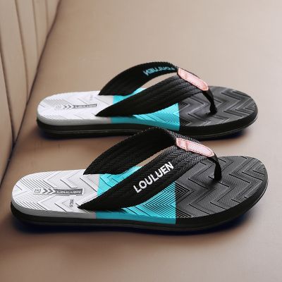 The new summer 2022 male outside wear slippers leisure trend beach man hairpin feet sandals flip-flops batch household