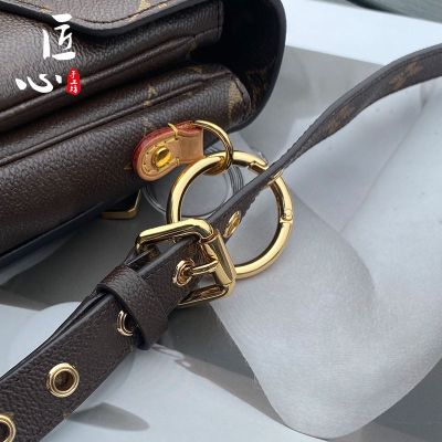 suitable for LV Old flower messenger bag shoulder strap ring circle backpack with shortened metal spring ring ring accessories