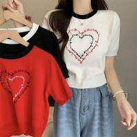 (พร้อมส่ง/93052)เสื้อยืดผู้หญิงฤดูร้อน 2022 ใหม่แขนสั้นคอกลมเกาหลีเสื้อถักแบบสบาย ๆ ส่วนบางปักลายหัวใจ