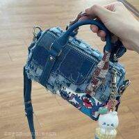 COD DSFERTEREERRE 原创小众单肩包史迪仔牛仔破洞拼接斜挎手提枕头包 Original Niche Shoulder Bag Stitch Denim Ripped Stitching Crossbody Portable Pillow