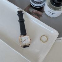 Niche ultra-thin extremely simple small square watch for women ins high-looking small dial artistic retro fashionable and high-end