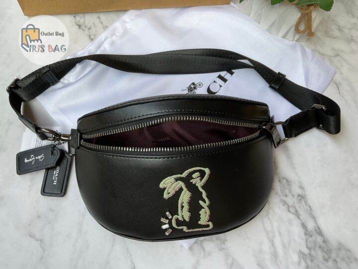 กระเป๋าสะพาย-คาดอก-คาดเอว-แท้-selena-belt-bag-with-bunny-39316-black-004