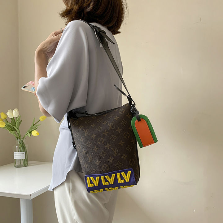 พร้อมกล่อง-กระเป๋าซิป-lv-เดิมสำหรับผู้หญิงในการขาย2021กระเป๋าคลัทช์ผู้ชายแท้-unisex-แฟชั่นเกาหลีกระเป๋าใส่บัตรอเนกประสงค์กระเป๋าใส่เหรียญกระเป๋ามือจับโทรศัพท์มือถือกระเป๋าใส่บัตรแบบซัก