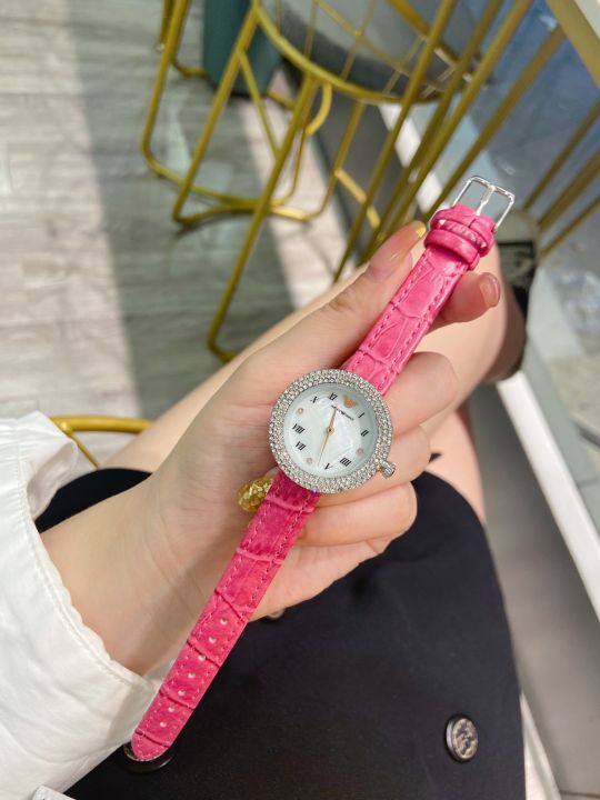 2022อาร์มานี่ผู้หญิงนาฬิกาแฟชั่นหรูหราสันทนาการหนังควอตซ์นาฬิกานาฬิกาข้อมือสุภาพสตรีสาวนาฬิกาของขวัญ