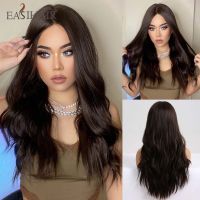 EASIHAIR วิกผมสังเคราะห์เป็นลอนยาวสีดำวิกผมผู้หญิงผมปลอมธรรมชาติส่วนกลางสำหรับปาร์ตี้คอสเพลย์ประจำวันวิกผมไฟเบอร์กันความร้อนที่ยืดผม P