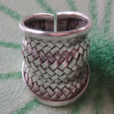 Woven Thai Karen hill  tribe ring pure silver used with beauty as a souvenir that the recipient likes. Size 8,9,10,11  Adjustable ของขวัญแหวนลวดลายสานไทยเงินแท้ งานทำด้วยมือ