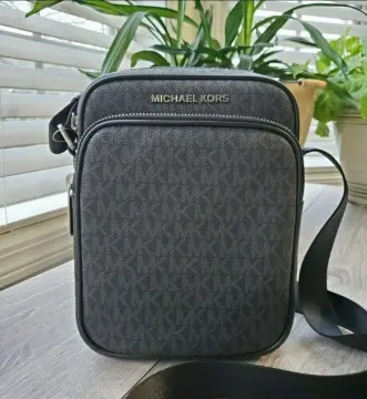 michael kors bag hendrix lock spacious and premium quality sling