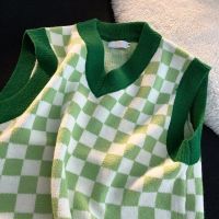 The new spring and autumn 2022 vest vest knitting female hot style checkerboard v-neck shirt joker sweater coat