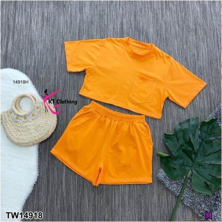 tw14918-set-เสื้อครอปแขนสั้น-กางเกงขาสั้น