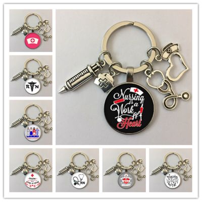 Heart Pattern Nursing Keychain Medical Stethoscope Syringe Glass Pendant Keychain Nurse Doctor Medical Student Key Ring Gift Key Chains