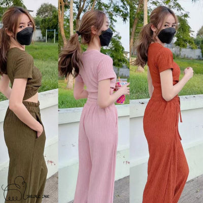 พร้อมส่ง ชุดเซ็ทเเฟชั่น 2 ชิ้น   เสื้อครอปสั้นคอกลมสีพื้น+กางเกงลำลองขายาว