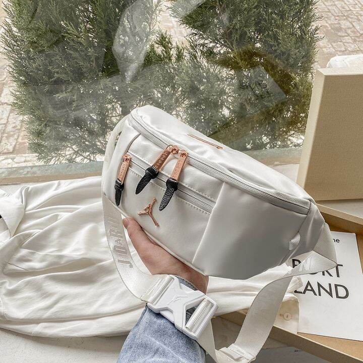 AIR JORDAN Sports Messenger Bag กระเป๋าสะพายคาดเอว 9A0138KR5 Lazada