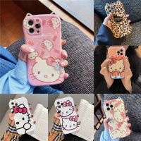 [HOT D] Hello Kitty เคสสำหรับไอโฟนโทรศัพท์เด็กผู้หญิงน่ารัก14 13 12 11 Pro Max XR X XS 8 7 Plus เคสนิ่มสะท้อนแสงฝาหลังตัวดูดไอเอ็ม