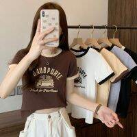 ♗✱ 【เสื้อผ้าแบรนด์เนม】ใหม่ เสื้อยืดครอปท็อป คอกลม แขนสั้น เข้ารูป สีตัดกัน สไตล์สาวหวาน สําหรับผู้หญิง