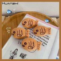 HUANZHI 2020 New Japan Winter Cute Plush Taiyaki Fish Adorable Brooch for Women Men Overcoat Suit Collar Accessories Jewelry Adhesives Tape