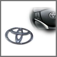 แผ่นป้ายโลโก้ ติดพวงมาลัย ตราสัญลักษณ์ Logo Toyota  ขนาด 4.2 × 6.5 cm **ครบเครื่องเรืองประดับ**