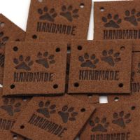 20pcs Cat Paw Labels Hand Made Leather Label on Knitted Hat Handmade Tags for Clothes DIY Bags Baskets Sewing Tag 25*25mm Stickers Labels