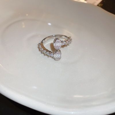แหวนรูปวงรีเปิดสวยงามแบบเกาหลีใหม่2023แหวนแฟชั่นหรูหราแบบเรียบง่ายเครื่องประดับของผู้หญิงที่สง่างาม