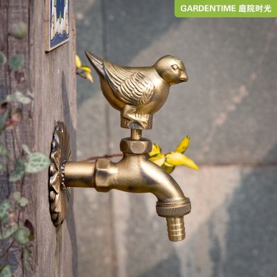 ก๊อกน้ำสำหรับอ่างล้างหน้าก๊อกน้ำให้สัตว์ติดผนังใช้ในห้องน้ำสวนก๊อกน้ำทองเหลืองโบราณในห้องน้ำและสวน