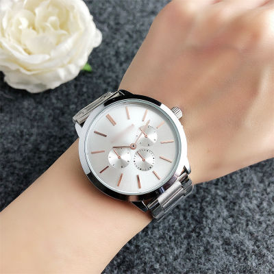 นาฬิกาข้อมือผู้หญิงที่มีสามตาออกแบบตกแต่งของขวัญสำหรับแฟนสาวหรูหรา