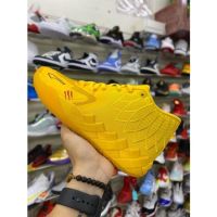 New 【Original beret PM*M B .01 LaMel0 Triple Yellow Colorway All Match Fashion Basketball Shoes Actual Combat Sports Shoes {Free Shipping}