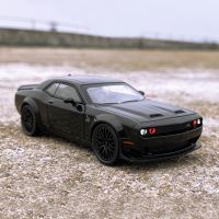 1:32 Alloy Dodge Challenger SRT Musle Car Model Diecasts Metal Sports Car Model Simulation Sound Light Collection Boys Toy Gift Die-Cast Vehicles