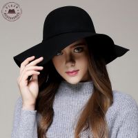 [Hat vendor]หมวกสักหลาดแฟชั่นฤดูหนาวสำหรับหมวกสตรีหมวกแจ๊สกะลาวินเทจหมวกปีกกว้างปีกกว้างหมวกใส่ไปโบสถ์แคชเมียร์ชายหาดหมวกกันแดดพับได้