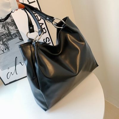 [Free ship] large-capacity female 2022 new trendy tote students commuting to class one-shoulder Messenger large