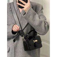 Little light ck handbag western style luxury niche joker portable package 2023 senior sense the glossy one shoulder inclined shoulder bag --nxkb238803▲