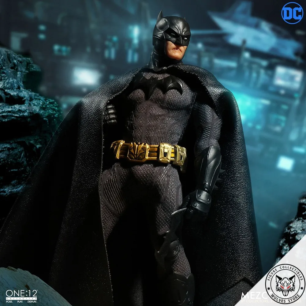 HCM][Order báo giá] Mô hình chính hãng Mezco: Batman Sovereigh Knight |  